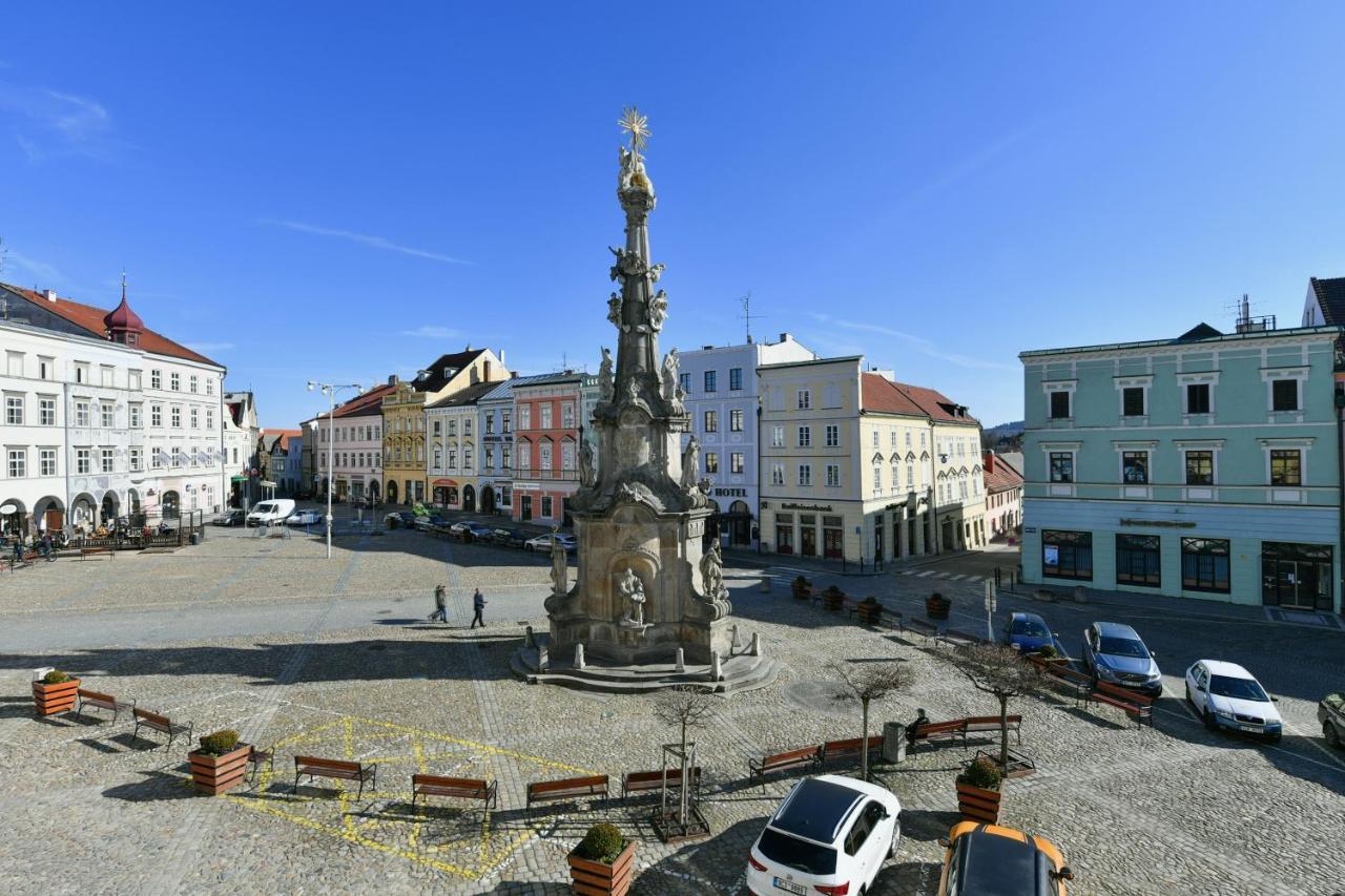 Apartmany Na Namesti 85 Jindrichuv Hradec Exterior photo