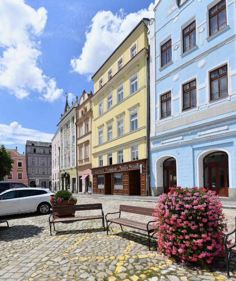 Apartmany Na Namesti 85 Jindrichuv Hradec Exterior photo