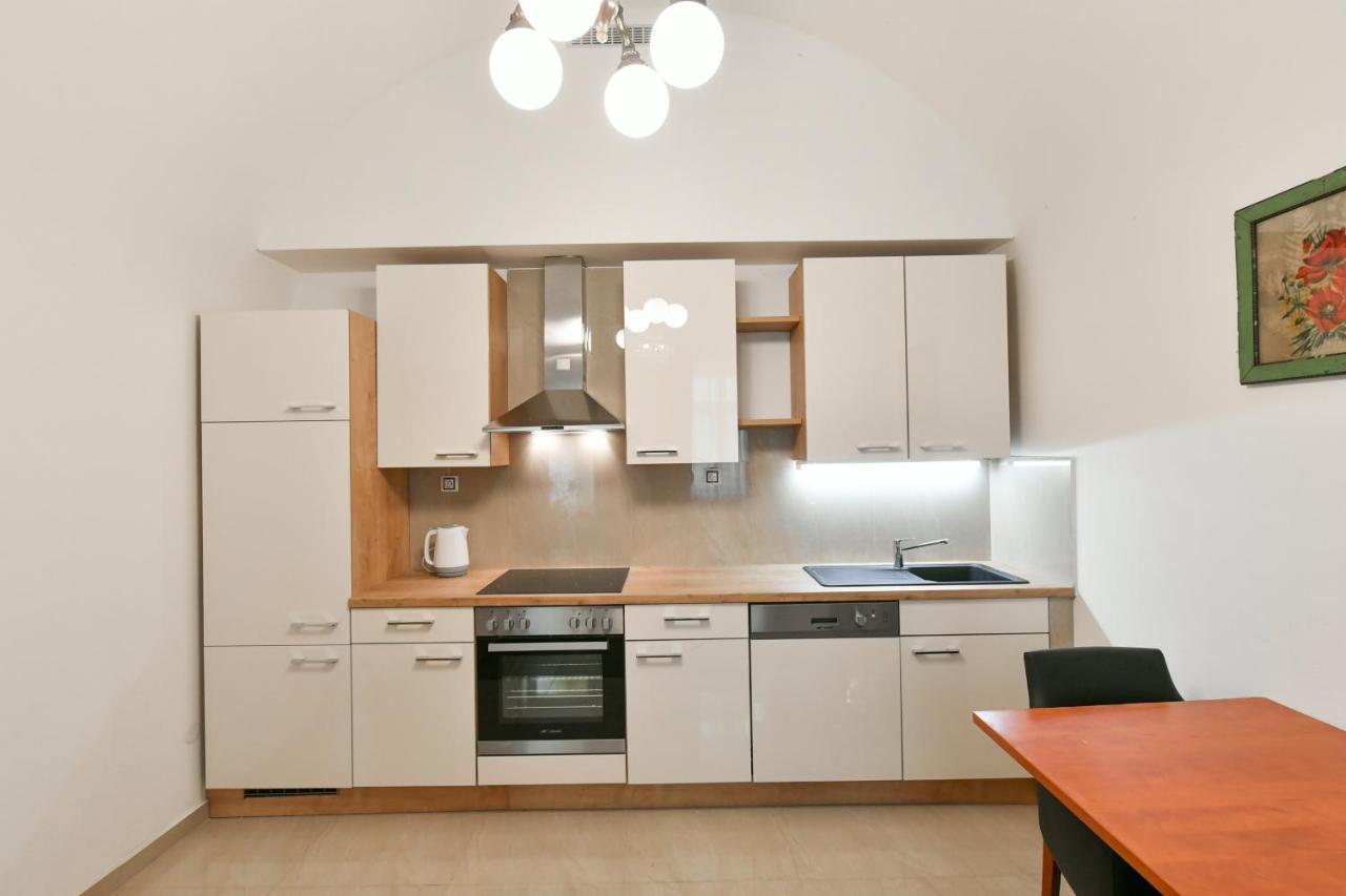Apartmany Na Namesti 85 Jindrichuv Hradec Exterior photo