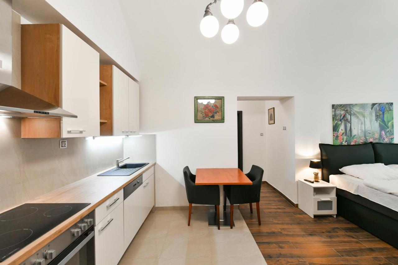 Apartmany Na Namesti 85 Jindrichuv Hradec Exterior photo