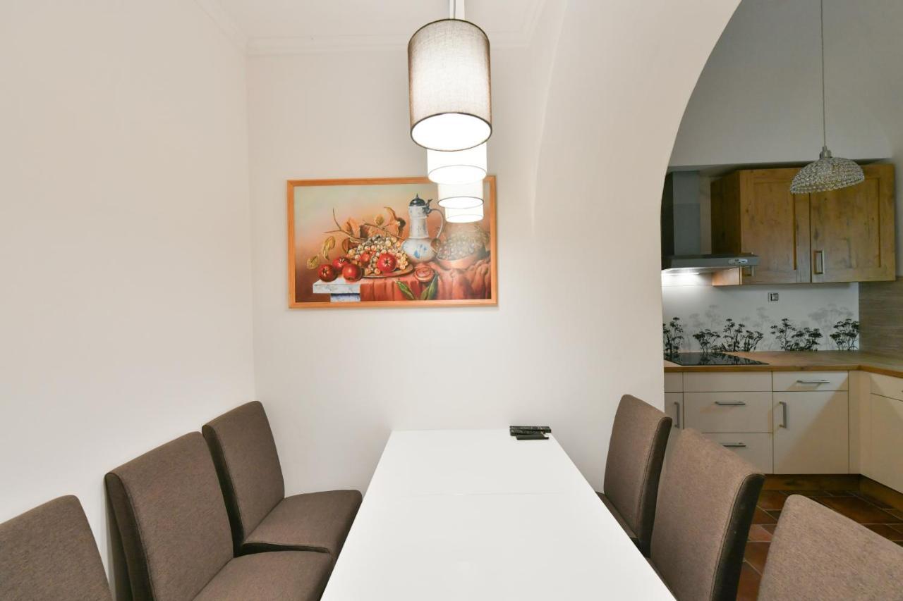 Apartmany Na Namesti 85 Jindrichuv Hradec Exterior photo